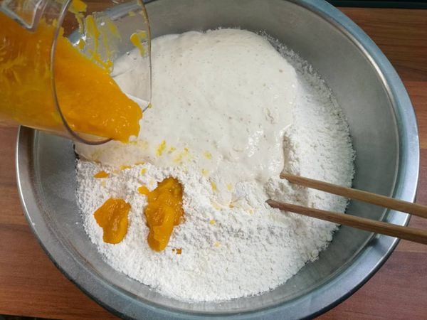 用耐高糖酵母做馒头为何不松软,酵母蒸的馒头为什么不白不松软