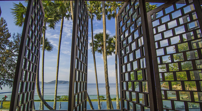 全球婚礼目的地探路：NAKA，悬空在半山腰上的透明火柴盒