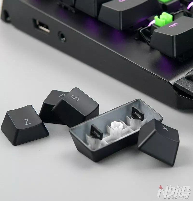 雷蛇黑寡妇蜘蛛v3键盘有红灯,razer雷蛇黑寡妇蜘蛛标准版键盘