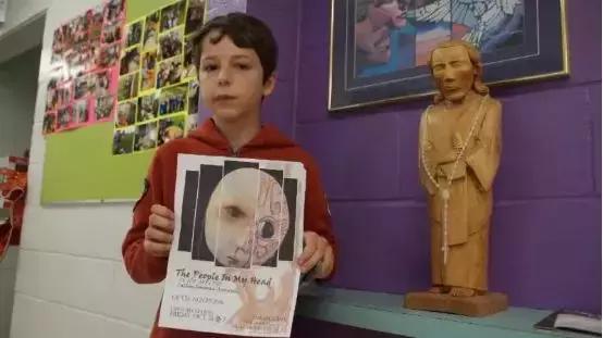 12岁男孩用捡来的破烂，打造出一个暗黑王国，吓哭一票成年人……