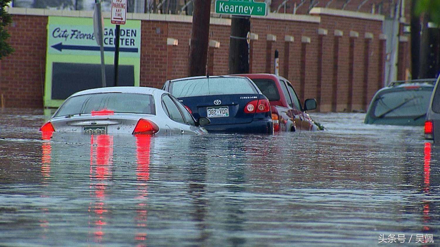 二手车怎么辨别是泡水车和事故车,二手车是不是泡水车看哪里