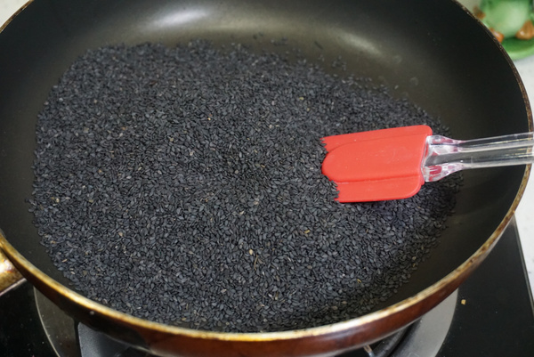 儿时的回忆广告,小时候老牌黑芝麻糊