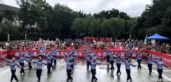 南充北湖广场舞大赛,南充西巷广场舞决赛