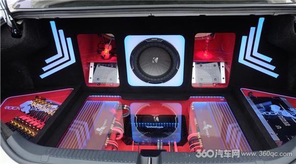 K牌超低音带来美式特有的热情MECA赛场上的丰田锐志注定吸睛无数