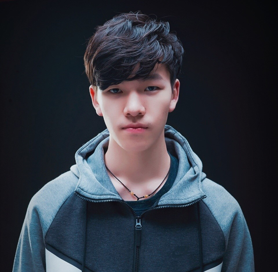 韦神和斗鱼主播吃鸡,吃鸡人气主播韦神热带鱼