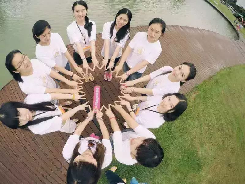 毕业5年，从负债200万到有房有车年入千万，她究竟经历了什么？