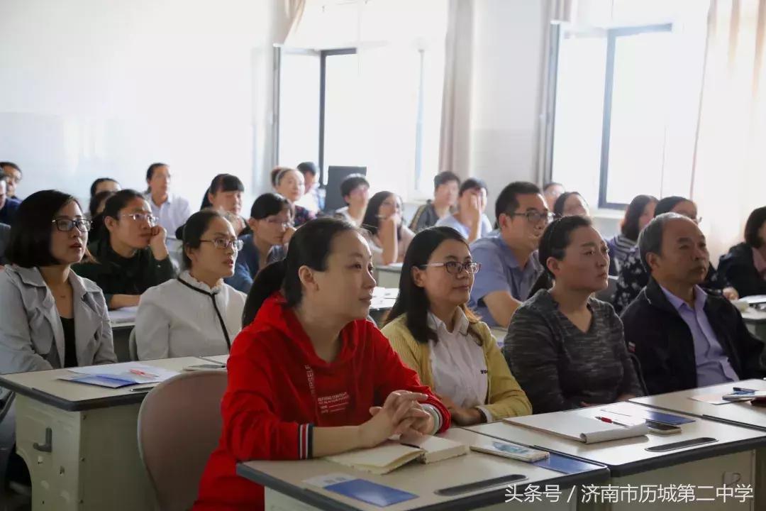 跟我一起看二中（2）：智慧黑板