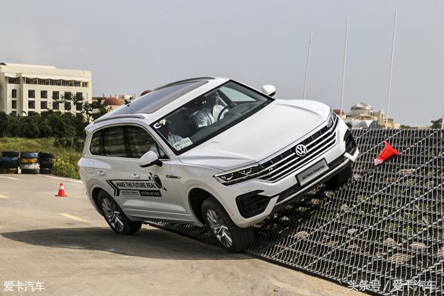 新款途锐比老款途锐小,全新大众途锐测评