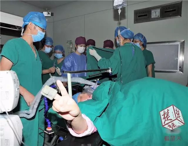 产检发现胎儿腹部包块,产检看到宝宝肚子上有个洞