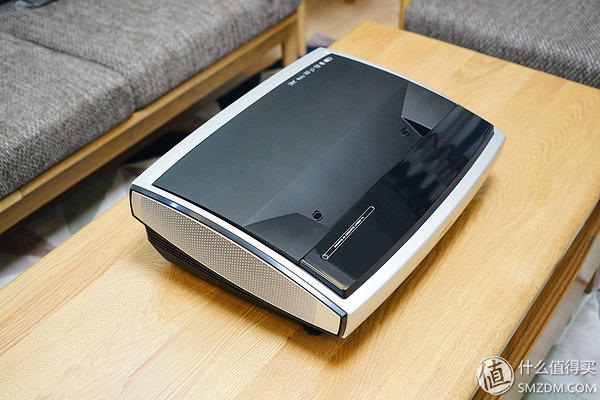 坚果激光电视u1120寸,坚果u1激光电视是4k吗