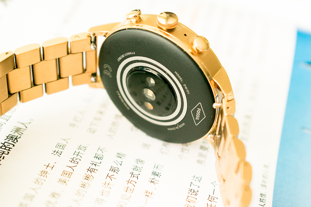 戴fossil手表,fossil智能腕表