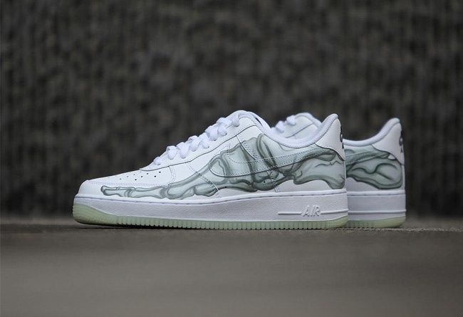 10月底将发售的球鞋,ow联名aj4值得拥有吗