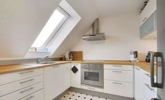 朝西的户型能买吗,售楼小姐说买楼