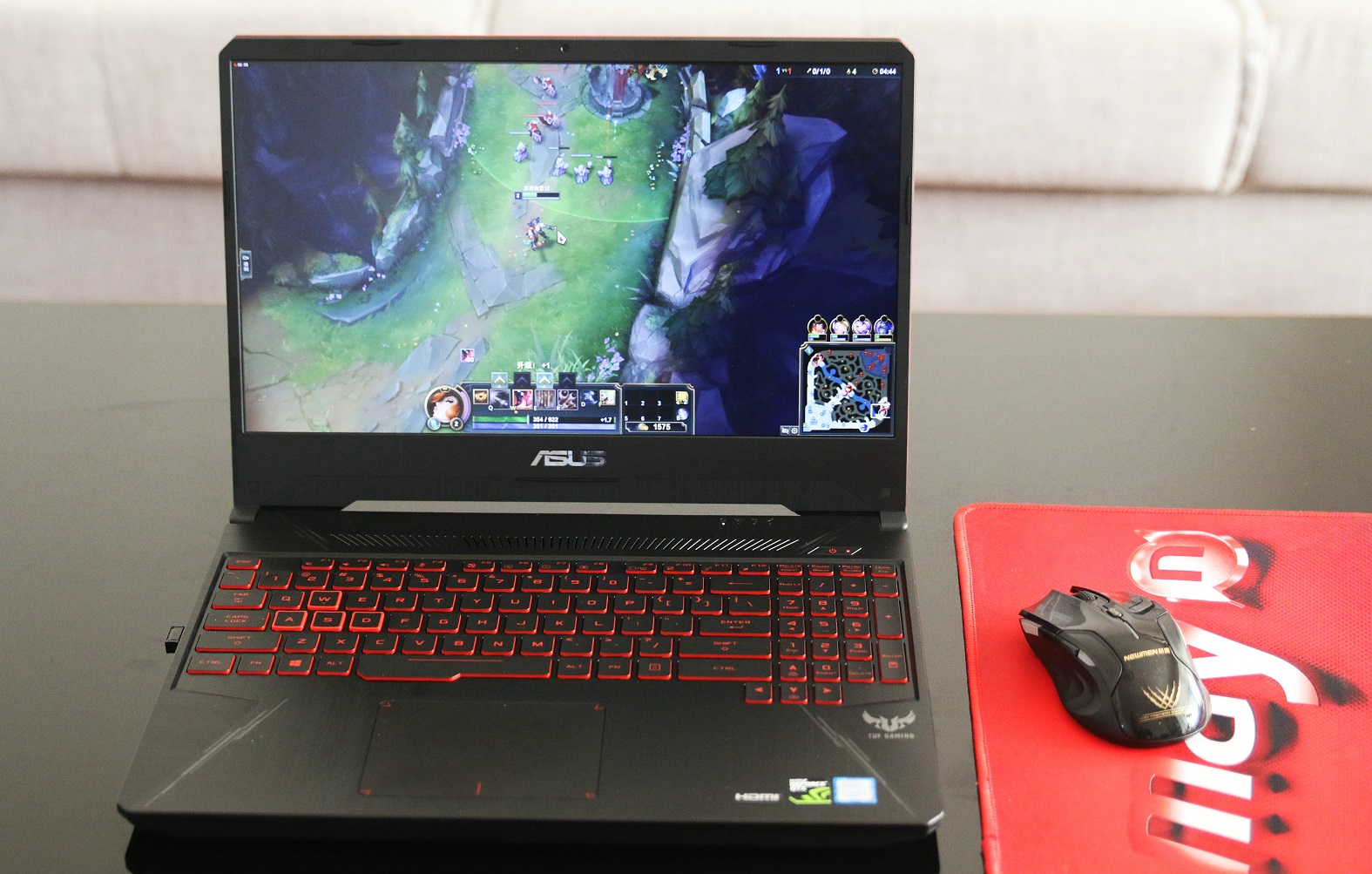 华硕飞行堡垒6评测,玩游戏要游戏本还是台式电脑