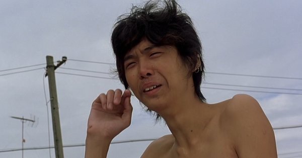 他们被称为“广州三怪杰”，同演《少林足球》，只有他一人红了