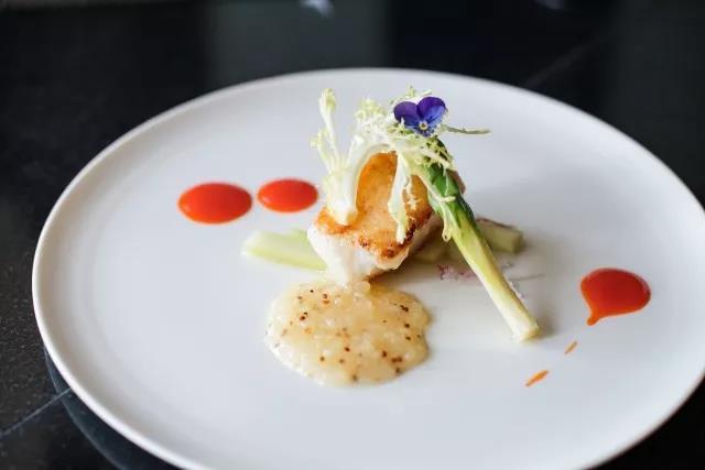 这家法式铁板烧最美的不是菜,是厨师