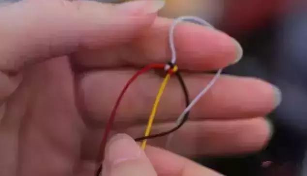 文玩手串最简单的打结,文玩手串简单方便的打结方法