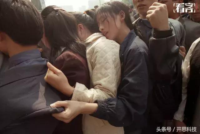 「人老了就开始喜欢怀旧」90年代的广州火车站，究竟有多恐怖？