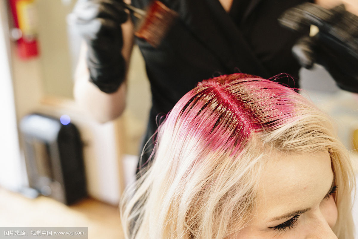 注意这57批次化妆品不符合规定,哪些染发剂不合格