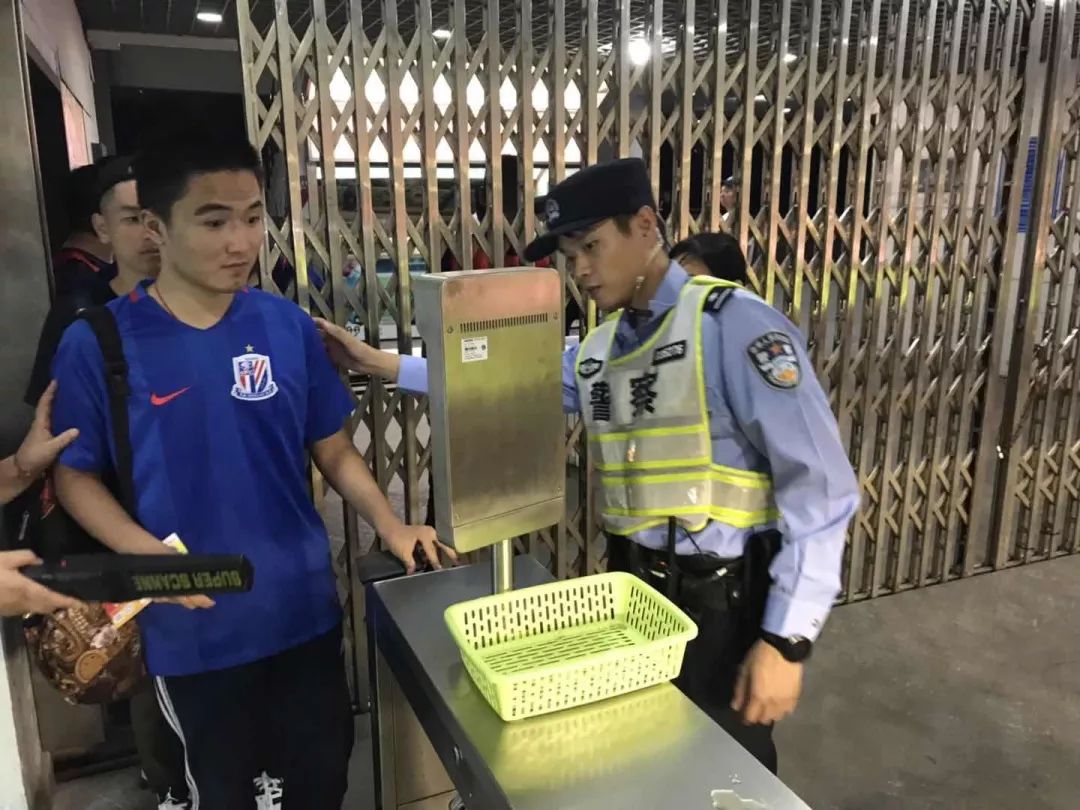 迎国庆为祖国母亲庆生,国庆我在岗用坚守致敬祖国