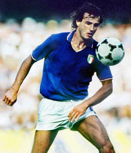 足坛历史十大左后卫,足坛历史前十前锋