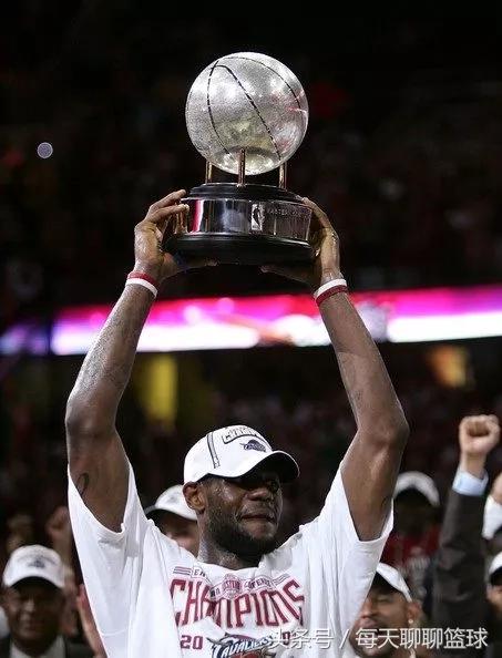 勒布朗詹姆斯生涯总薪水,勒布朗詹姆斯高中生涯