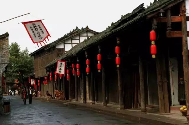 成都周边9个最受追捧的古镇！周末带孩子感受这里的古韵！