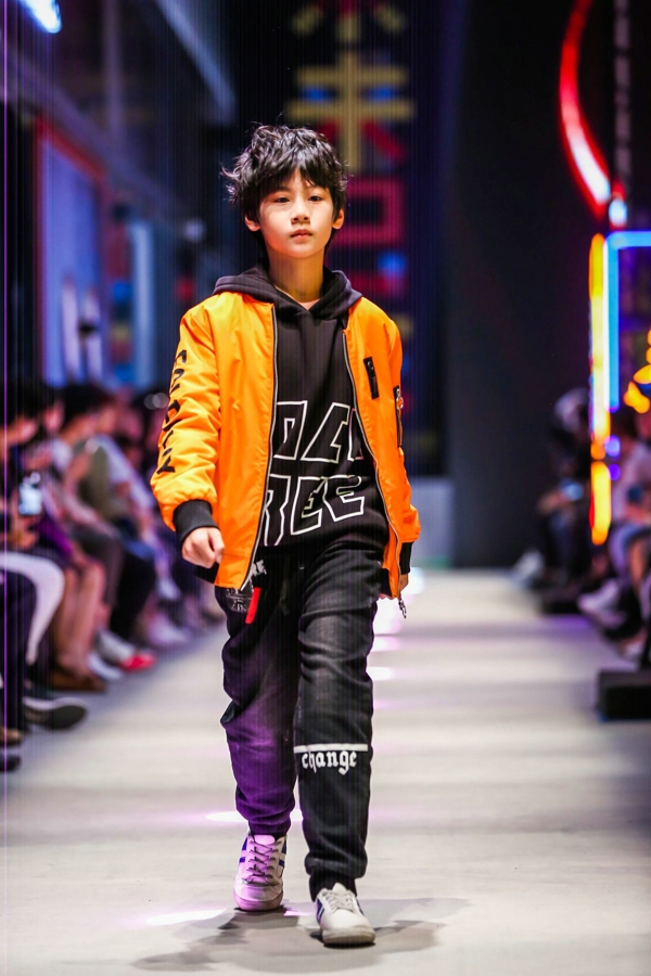 森马服饰和巴拉巴拉是一个公司吗,森马服饰旗下儿童品牌有哪些