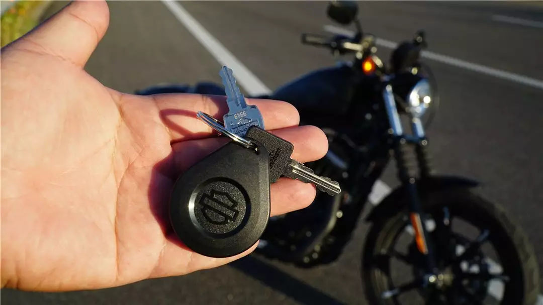 小姐姐为啥大爱硬汉？请看哈雷给出的答案