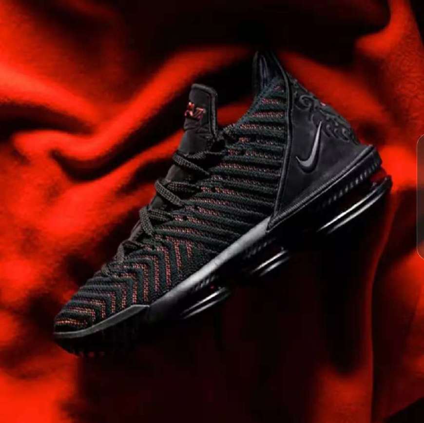 詹姆斯篮球鞋全系列简介,詹姆斯篮球鞋简版