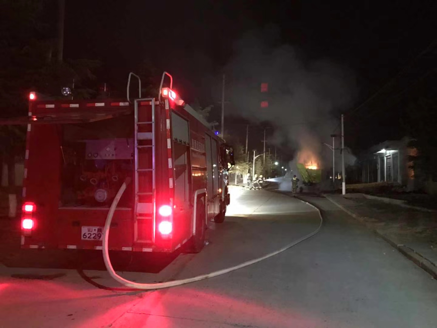 「你的强大我的骄傲」国庆7天小长假蒲城公安24小时不“打烊”之三我们奉命前行