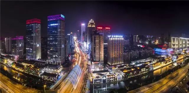 以华中师大为坐标原点，丈量大武汉