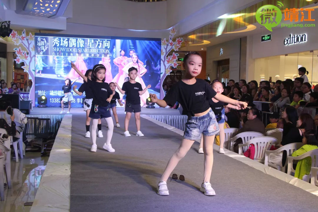 微靖江：这里发生了什么？竟引来近千名靖江人围观！还各种拍照