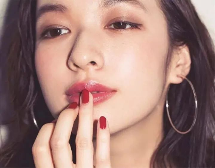 唇纹修复唇膏推荐,修护唇纹最好的润唇膏排行榜