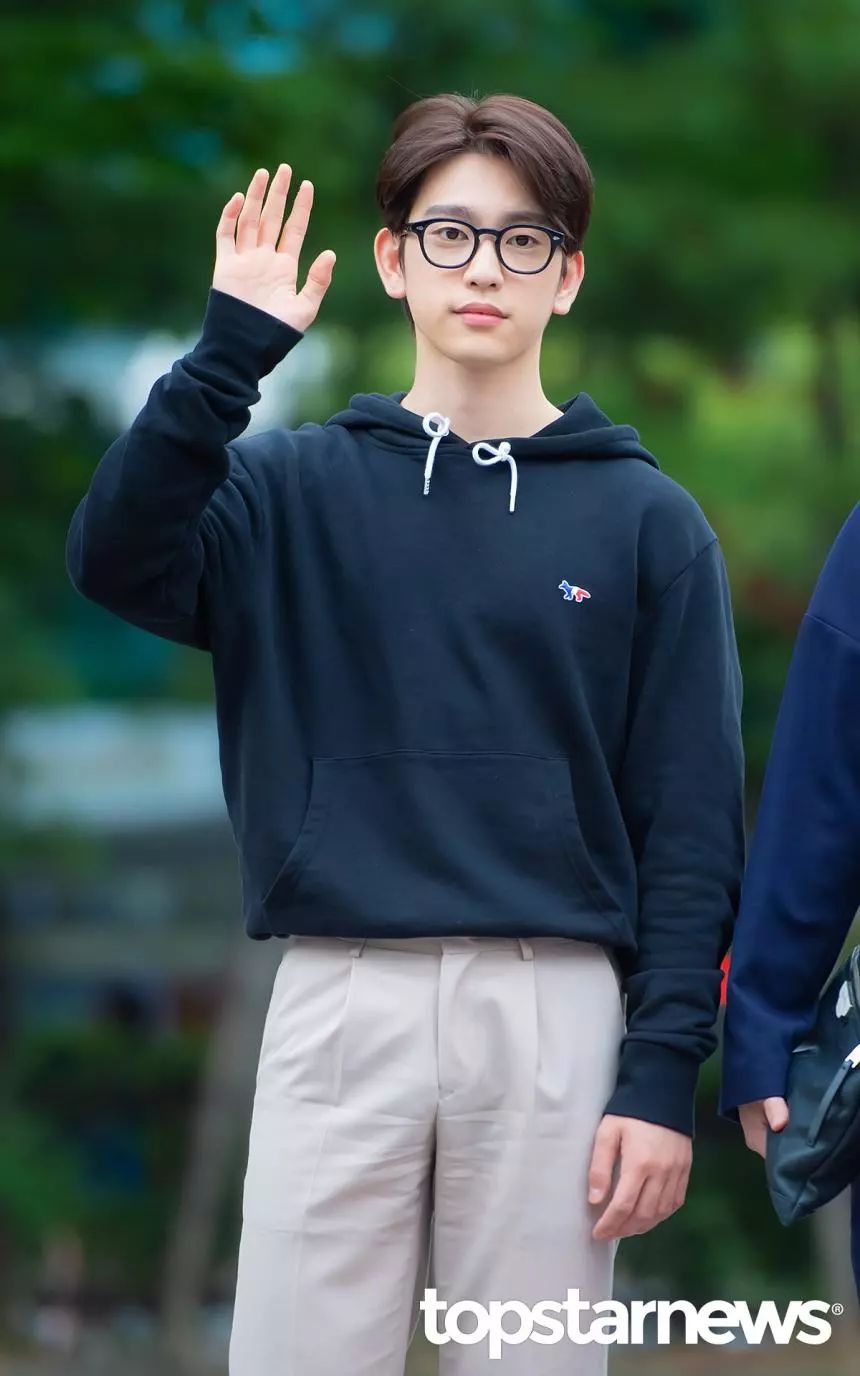 jennie绌挎惌鎺ㄨ崘,jennie闊╁浗绌挎惌