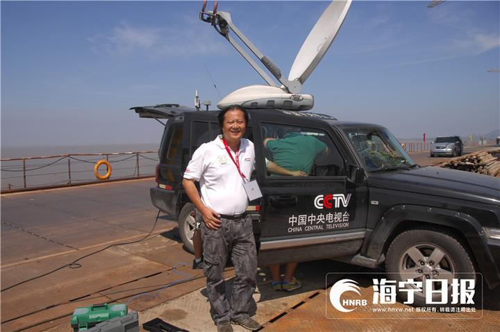 拍钱塘江大潮遭巨浪瞬间吞没,为了拍照被潮水冲走身亡