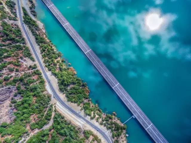 中国最美高速拉林公路,拉林高速为什么不收费