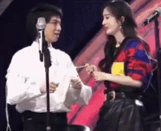 性感柳岩斩男总失败，她是不是欠缺了好男人缘？