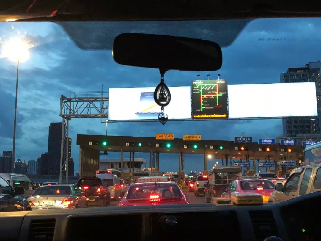 北望中国：东南亚崛起“代购”大军