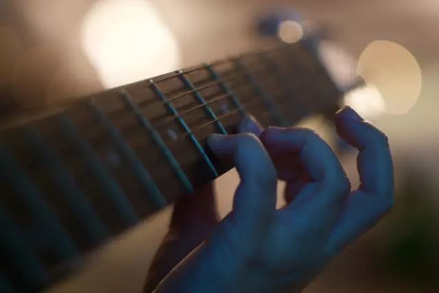 信息爆炸时代如何学吉他？