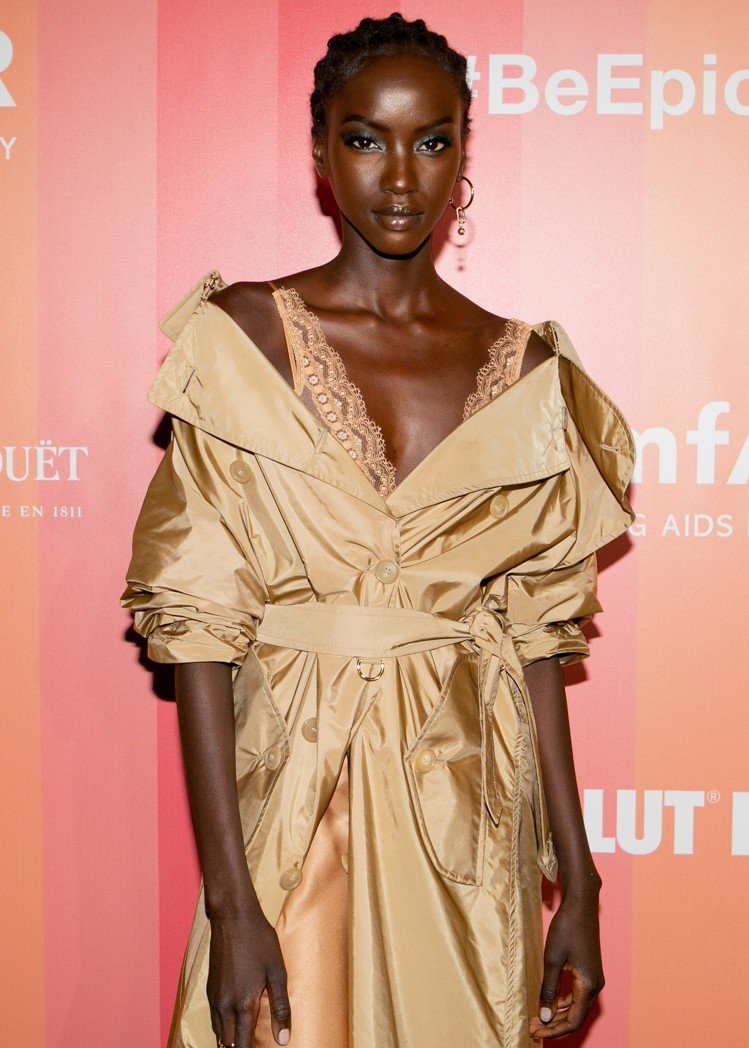 时尚芭莎盛典红毯杨颖,杨颖登时尚芭莎封面白色