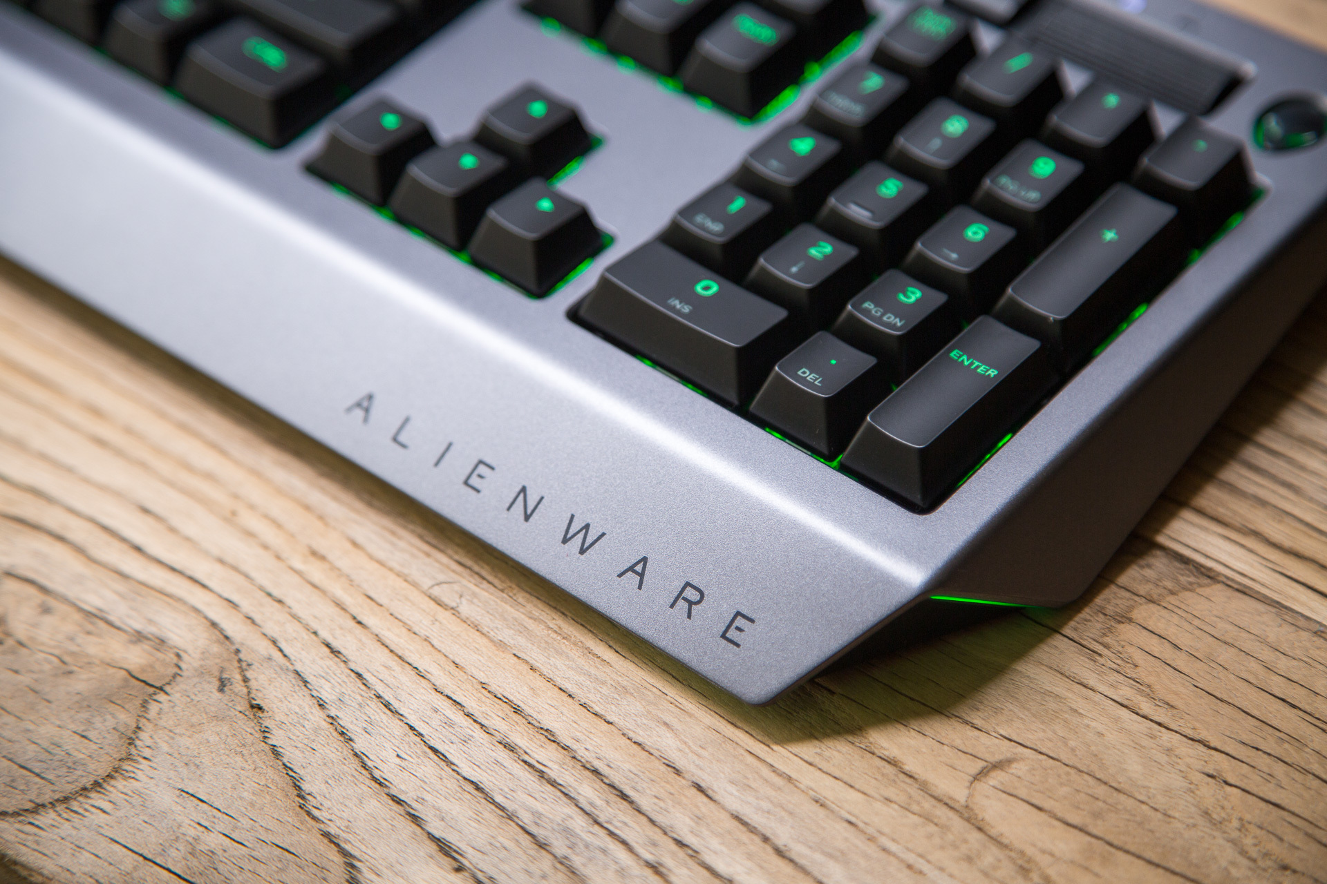 alienwarem18机械键盘和普通键盘,alienwarex15机械键盘