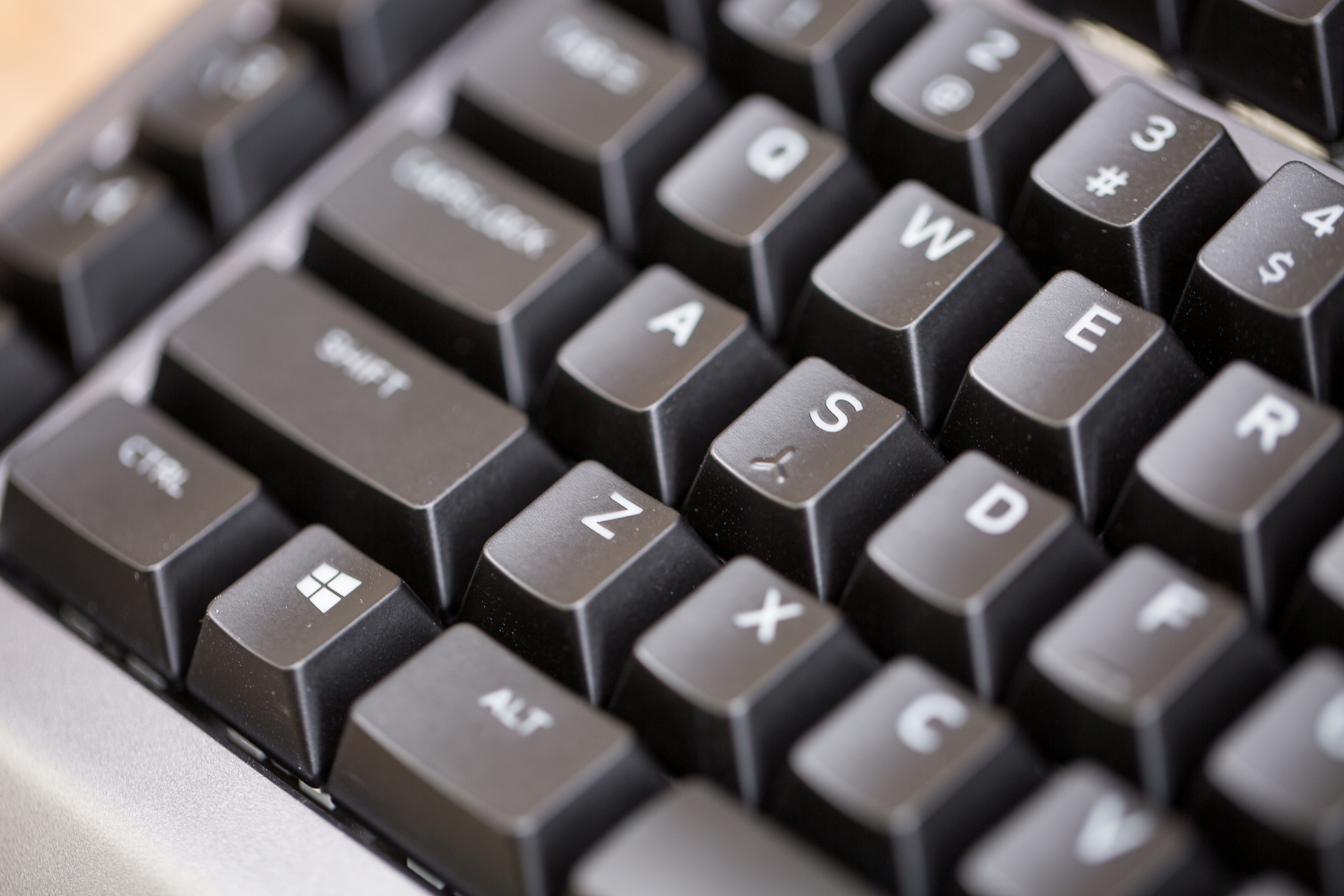 alienwarem18机械键盘和普通键盘,alienwarex15机械键盘