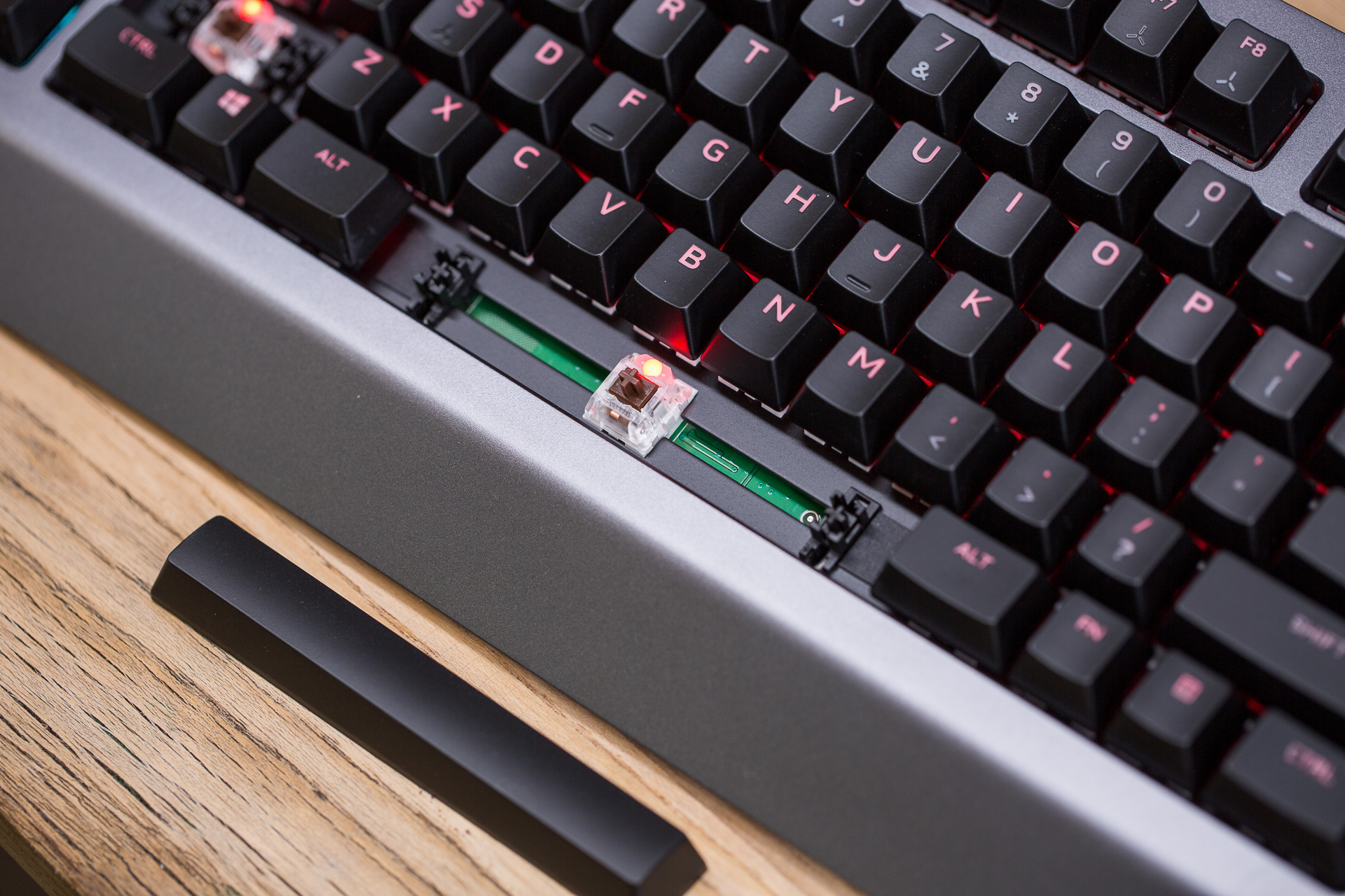 alienwarem18机械键盘和普通键盘,alienwarex15机械键盘