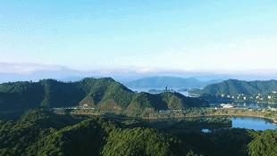 一位大叔改造农村自建房,40多岁大叔改造海景房