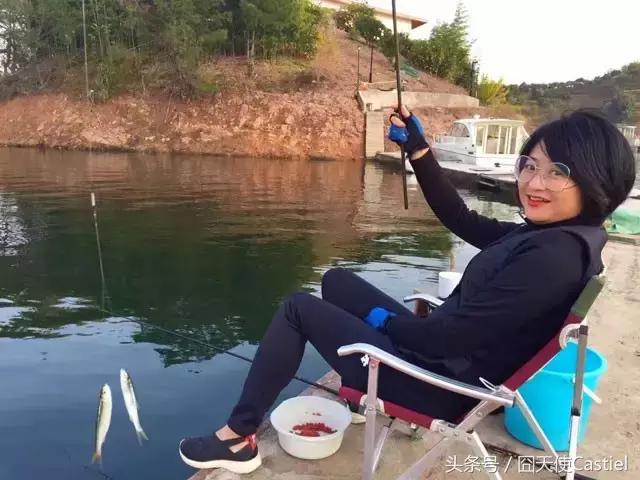 一位大叔改造农村自建房,40多岁大叔改造海景房