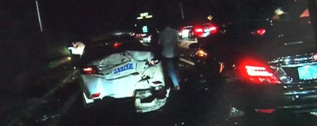 突遇车祸怀孕八个月女子后续,高速车祸孕妇死亡双胞胎成功救活