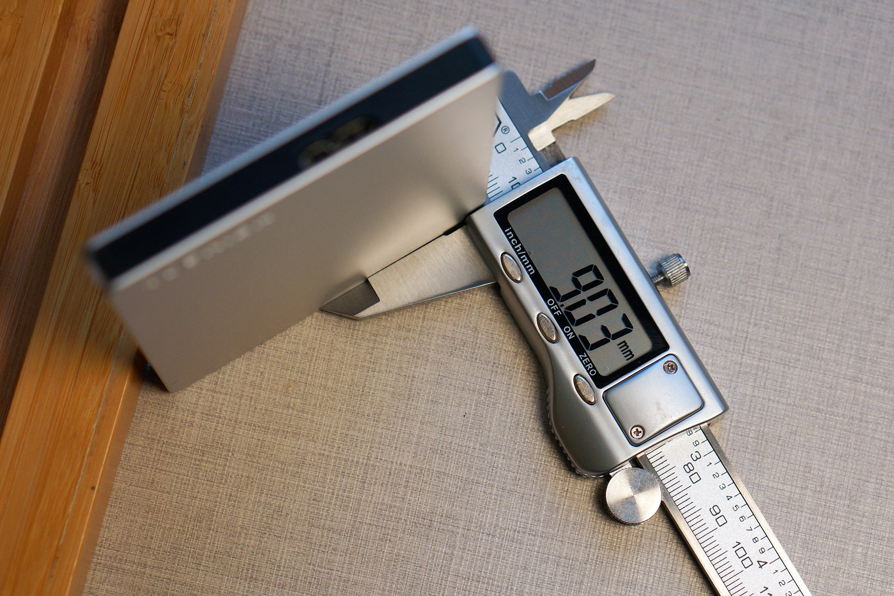 极致轻薄商务首选:东芝CANVIO™SLIM移动硬盘体验