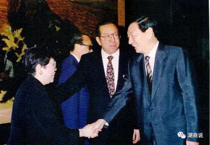 香港股坛“大姐大”蔡陈葆心