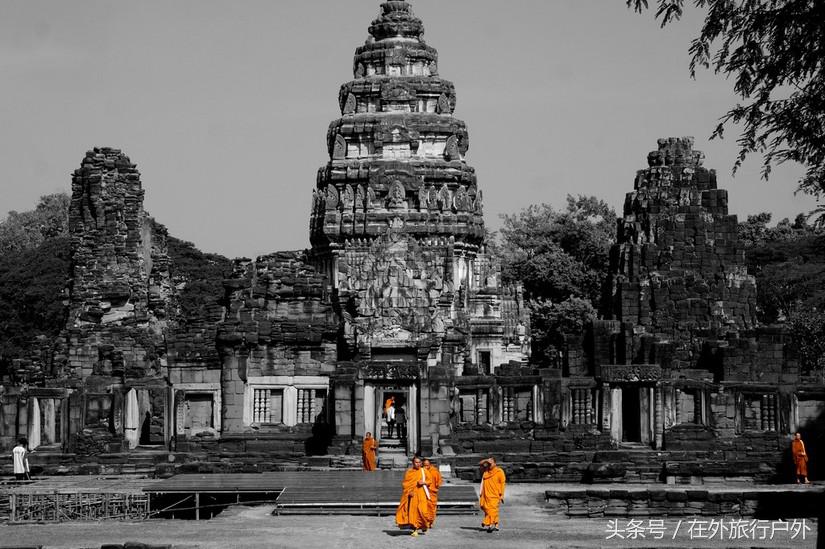 不去普罗旺斯和柬埔寨,千元飞到泰国看最美向日葵田和高棉遗址
